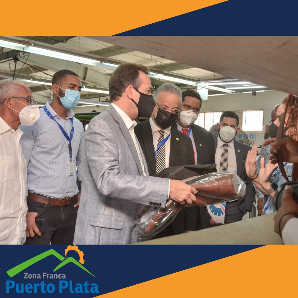 Ministro del (MICM), Ito Bisonó visita nuestro parque industrial