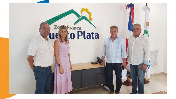 Ex embajador de EE.UU en RD visita nuestro parque industrial